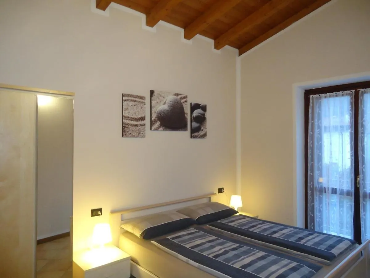 Casa Vittoria V1 Apartment Crone