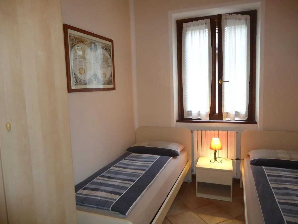 Casa Vittoria V1 Apartment Crone