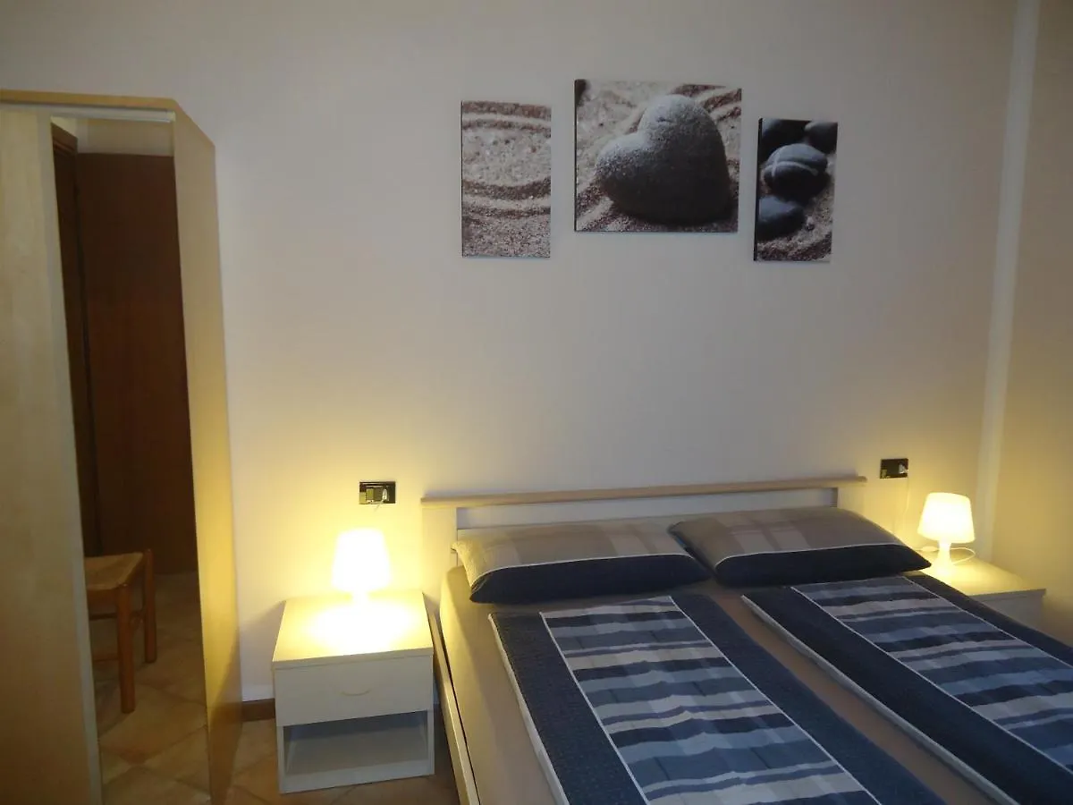 Casa Vittoria V1 Apartment Crone 0*,  Italy